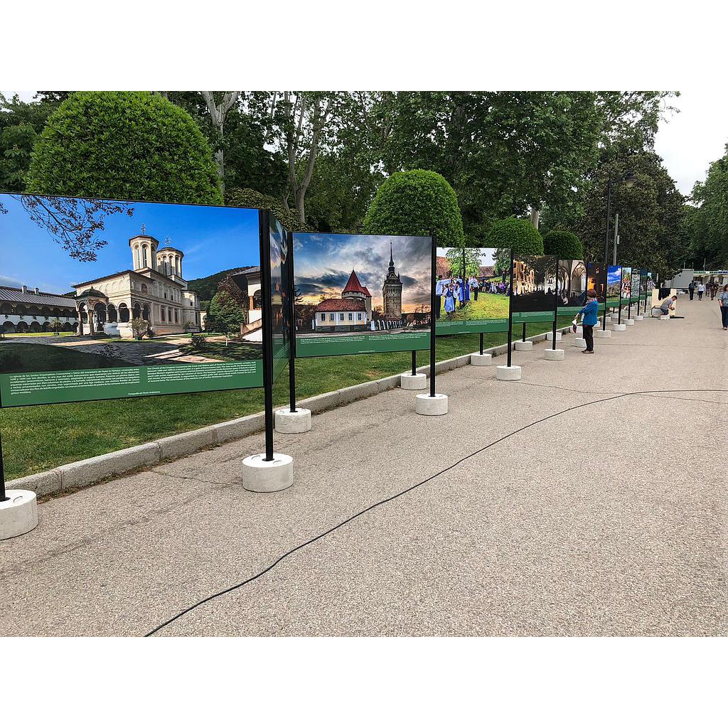 PANELES EXPOSITIVOS PARA EXTERIOR