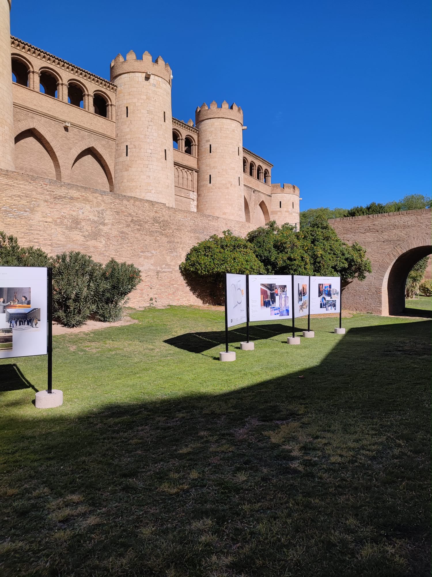 Paneles expositivos para exterior